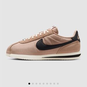 New! Nike Cortez Cream and Black Classic Sneakers nylon. Pic is beige & black.